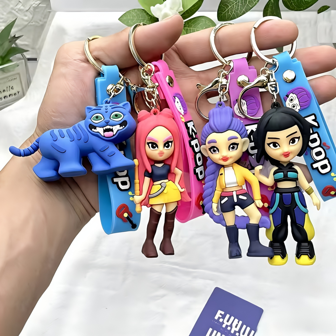 Dětské klíčenky Demon Hunters K-Pop s poutkem a karabinou 4ks - Obrázek 4